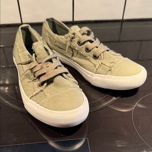 Blowfish Canvas Sneakers - khaki size 8